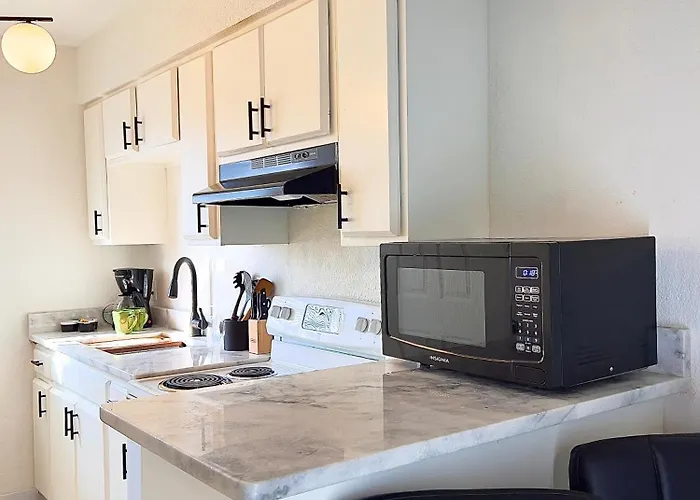 Modern Fully Equipped Apt