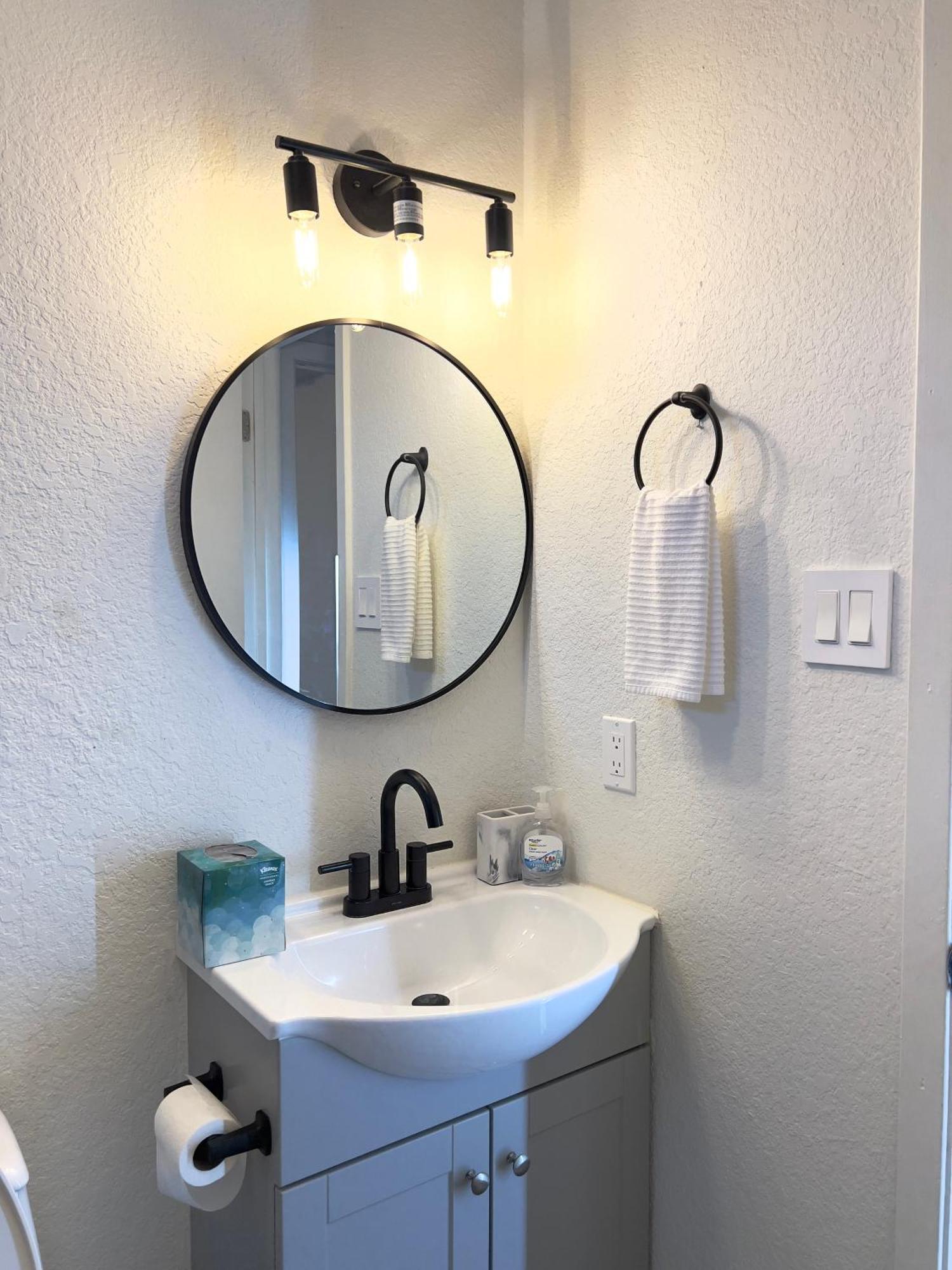 Modern Fully Equipped Apartment